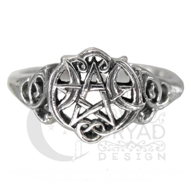 Sterling Silver Heart Pentacle Ring sz 8 - Click Image to Close