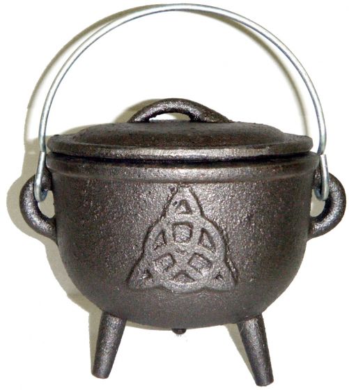 4.5 inch Triquetra Cast Iron Cauldron with Lid, Charmed - Click Image to Close