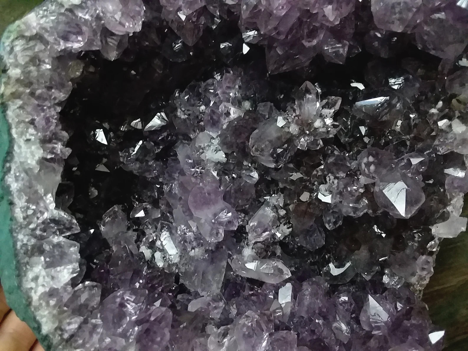 Amethyst geode cluster 7 lbs - Click Image to Close