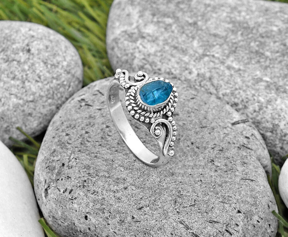 Blue Apatite Crystal Sterling Silver Ring sz 7.5 - Click Image to Close