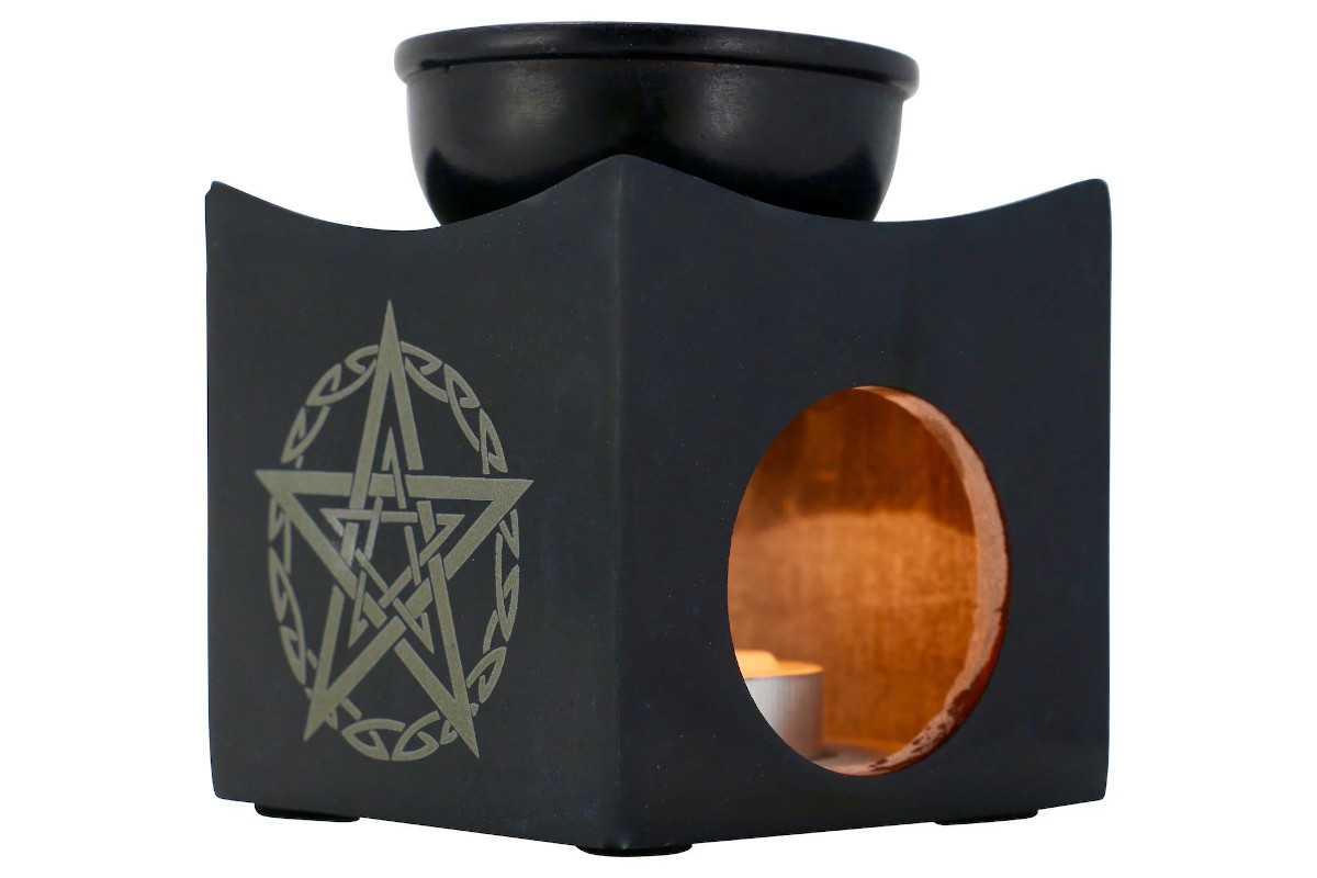 Pentacle with Celtic Knot Boarder Soapstone Oil Burner - Click Image to Close