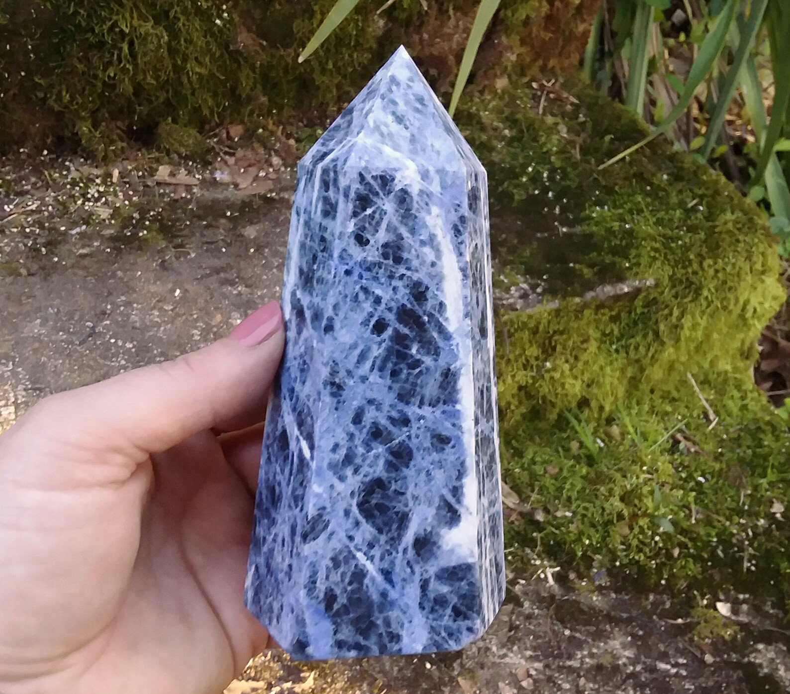 Big blue & white striped standing Sodalite point 5.5" 1lb+ - Click Image to Close