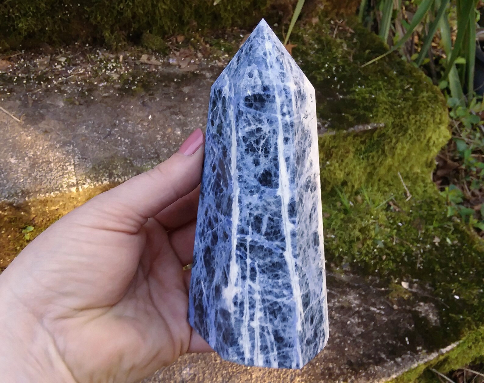 Big blue & white striped standing Sodalite point 5.5" 1lb+ - Click Image to Close