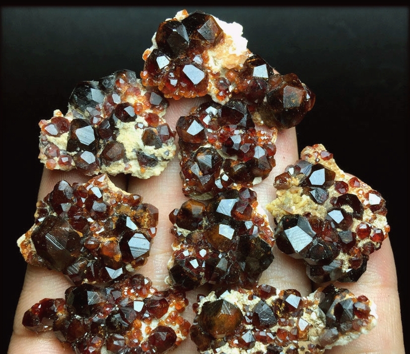 Rare dark red Spessartine Garnet mineral cluster specimen (1pc) - Click Image to Close