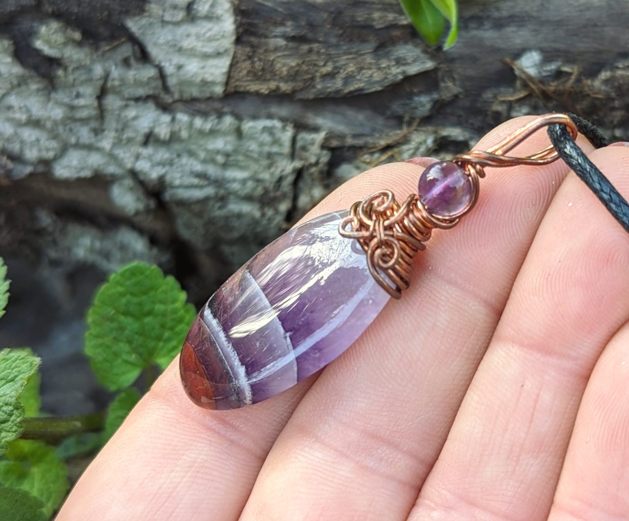 Red cap banded Amethyst wire wrapped pendant - Click Image to Close
