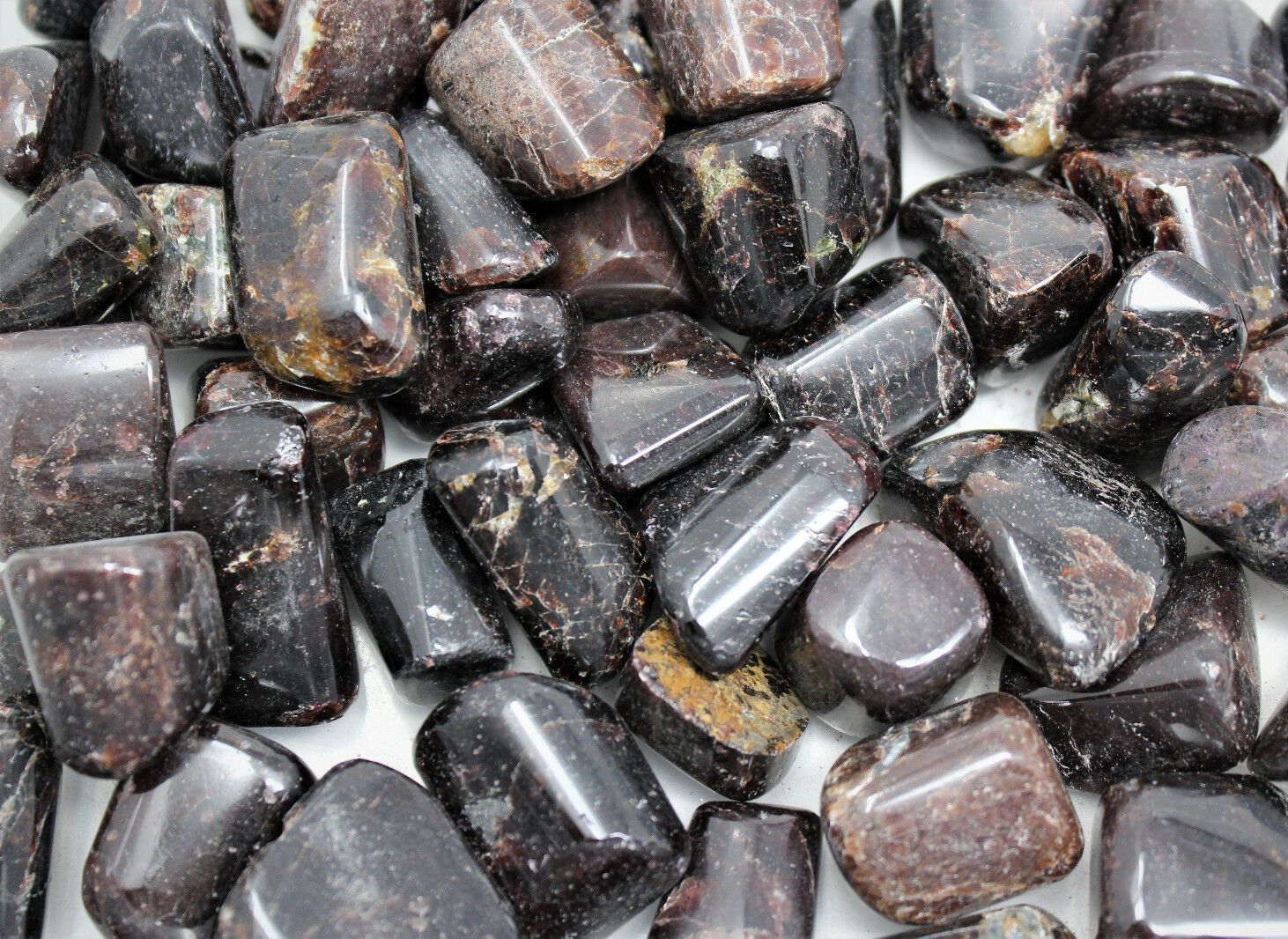 Garnet Tumbled Stone Large 1" - Click Image to Close